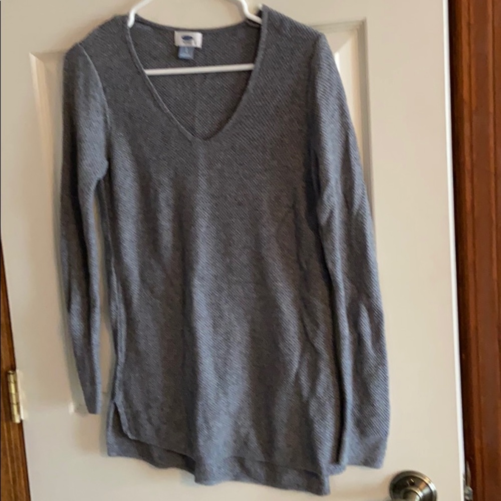 Old Navy grey sweater